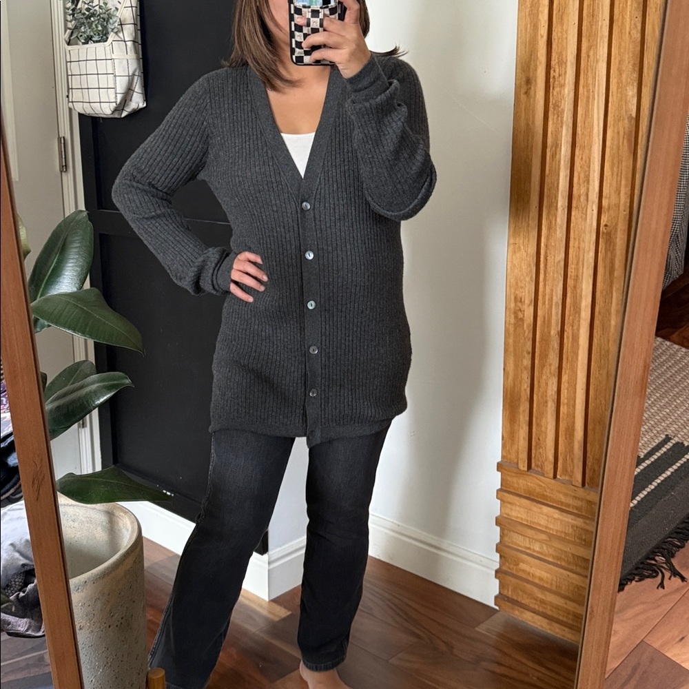 Vince 100% Cashmere ribbed Buttoned Front Cardigan Sweater. L - Picture 4 of 12
